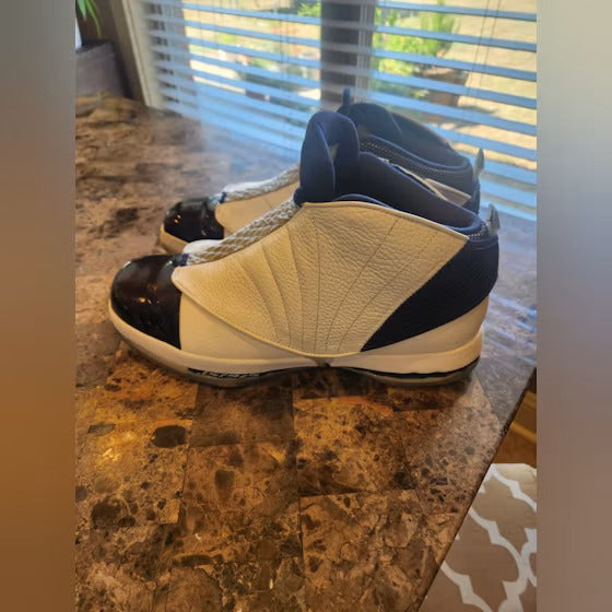 Used - Air Jordan 16 Retro Midnight Navy (2016) - US M 12 - detail 1