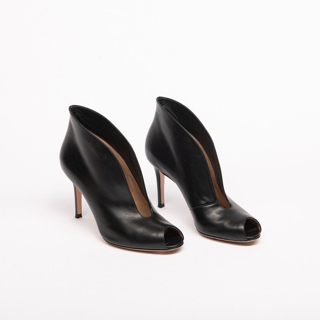 Gianvito Rossi Black Leather Peep Toe Heel