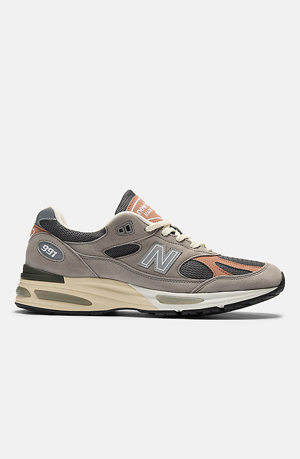 New Balance Men's Made in UK 991v2 Shoes - Elephant Skin/Cork And Dark Gull Grey